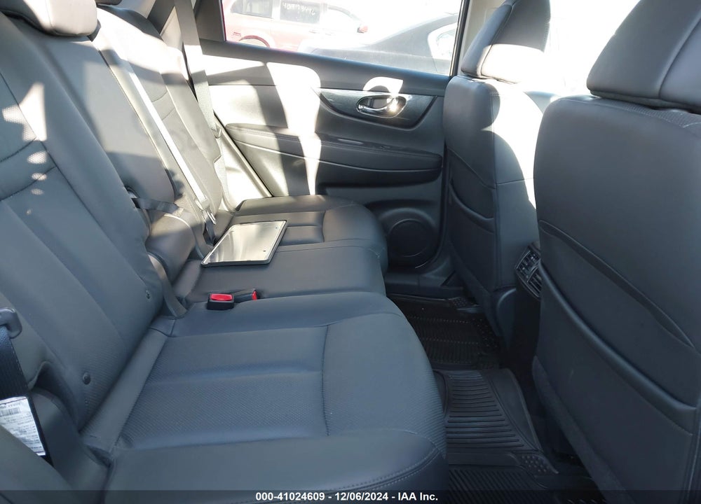 2015 NISSAN ROGUE SL VIN: 5N1AT2MT6FC848768