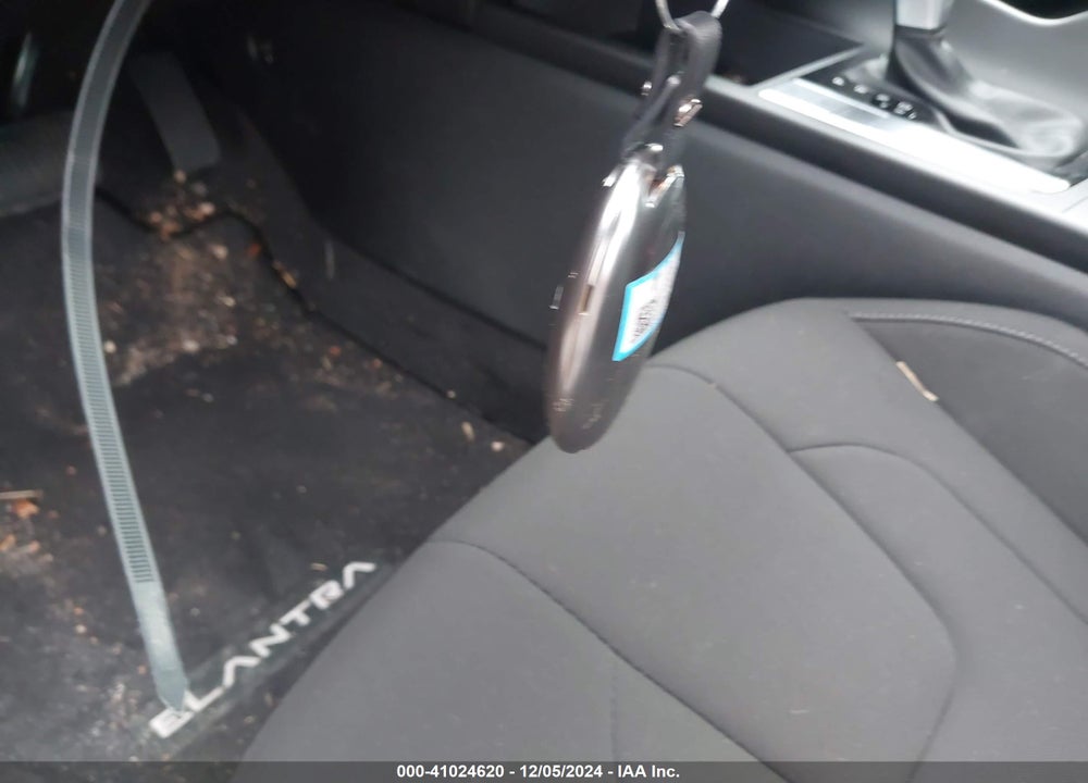 2024 HYUNDAI ELANTRA SEL VIN: KMHLM4DG2RU805774