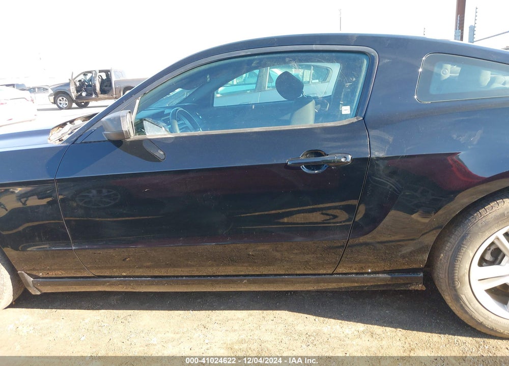 2014 FORD MUSTANG V6 VIN: 1ZVBP8AM6E5334707