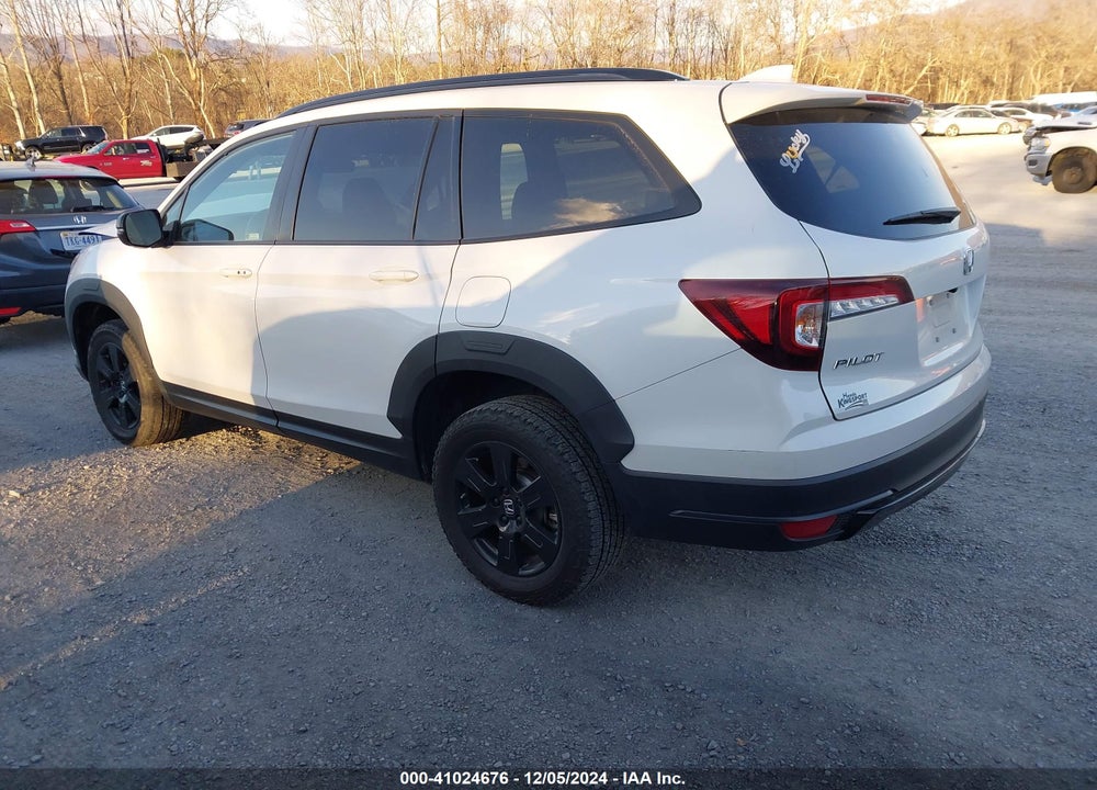 2022 HONDA PILOT AWD TRAILSPORT VIN: 5FNYF6H80NB082612