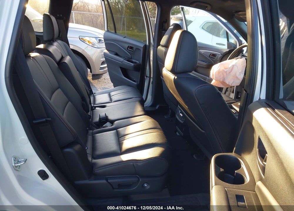 2022 HONDA PILOT AWD TRAILSPORT VIN: 5FNYF6H80NB082612