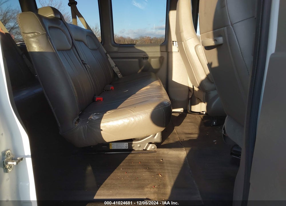 2017 CHEVROLET EXPRESS 3500 LS VIN: 1GAZGNFF6H1158403