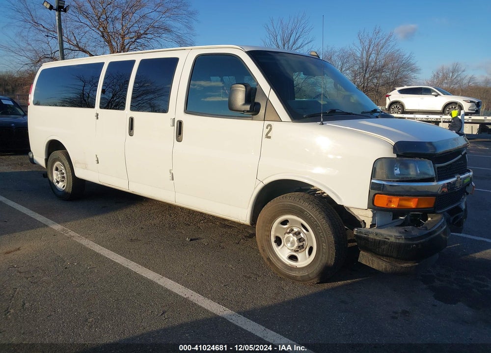 2017 CHEVROLET EXPRESS 3500 LS VIN: 1GAZGNFF6H1158403