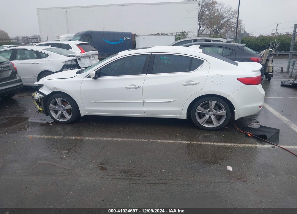 2013 ACURA ILX 2.0L VIN: 19VDE1F72DE009804