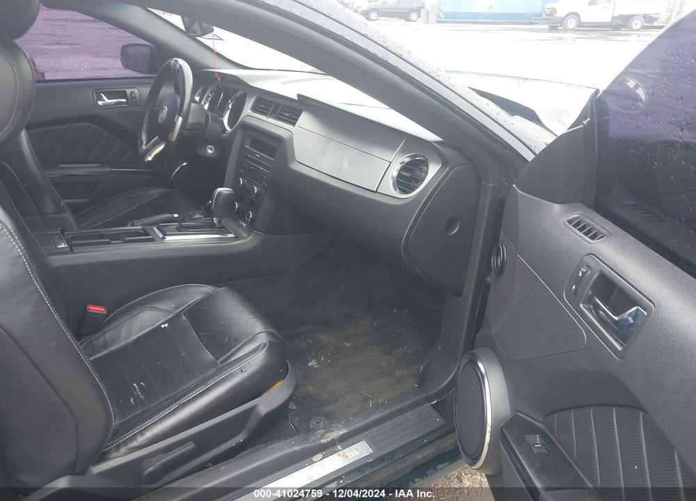 2014 FORD MUSTANG V6 PREMIUM VIN: 1ZVBP8AM1E5236555