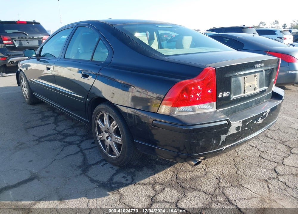 2005 VOLVO S60 2.5T VIN: YV1RS592552477029