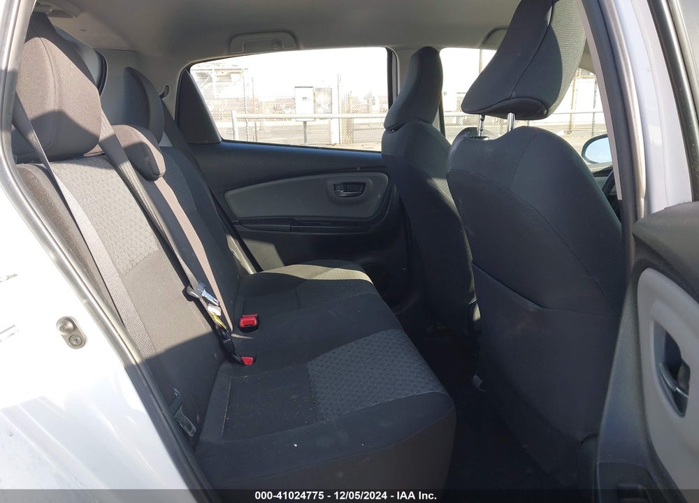 2015 TOYOTA YARIS LE VIN: VNKKTUD33FA038425