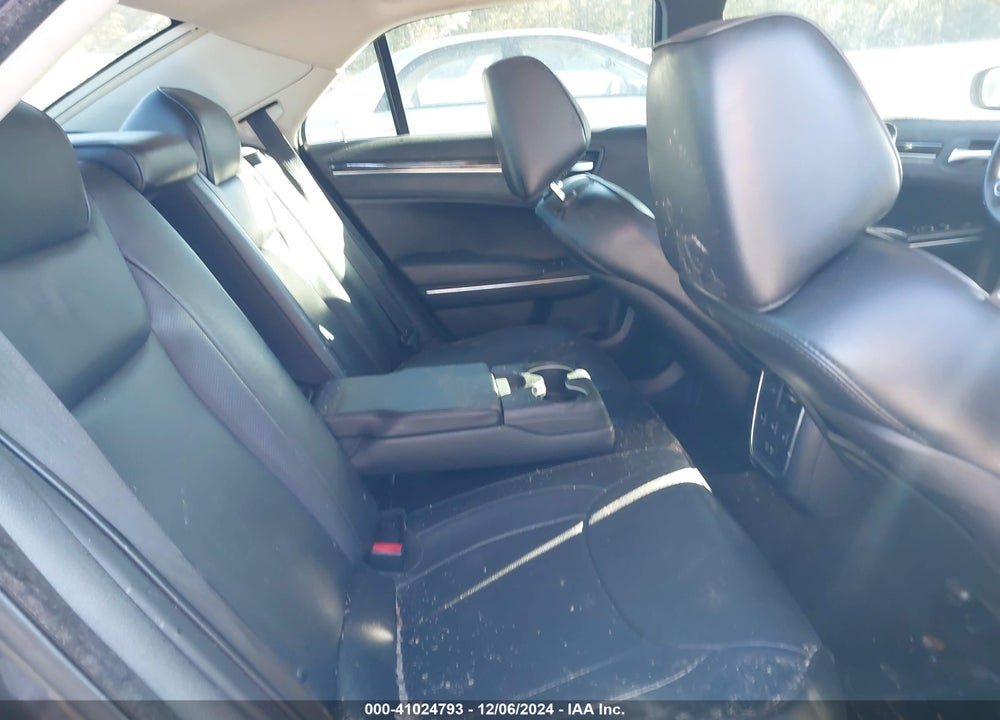 2015 CHRYSLER 300C VIN: 2C3CCAEG1FH818829