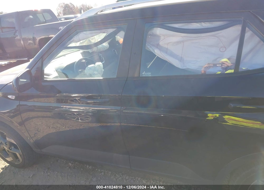 2023 HYUNDAI VENUE SEL VIN: KMHRC8A39PU211735