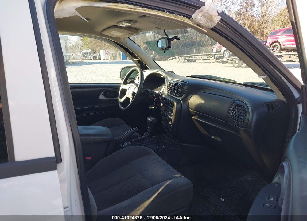 2009 CHEVROLET TRAILBLAZER LT VIN: 1GNDT33S692119882