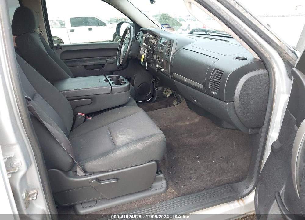 2013 CHEVROLET SILVERADO 1500 LT VIN: 3GCPKSE71DG138738