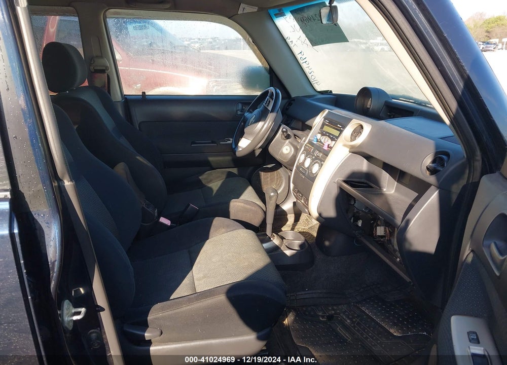 2006 SCION XB VIN: JTLKT324164104813