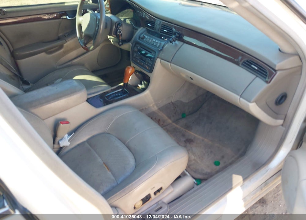 2001 CADILLAC DEVILLE DTS VIN: 1G6KF57931U237510