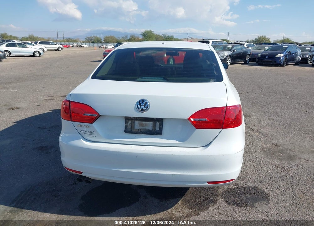 2014 VOLKSWAGEN JETTA 2.0L S VIN: 3VW2K7AJ2EM297681