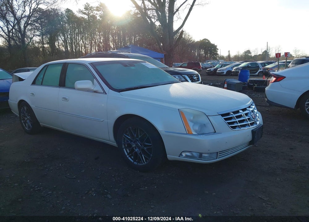 2011 CADILLAC DTS PLATINUM COLLECTION VIN: 1G6KP5ES5BU108561