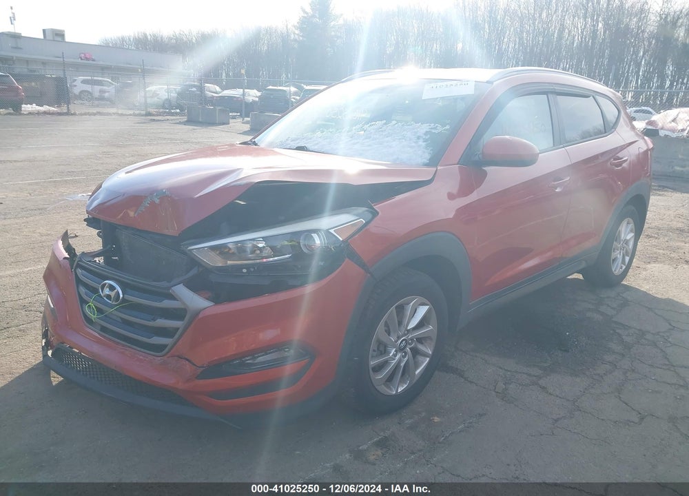 2016 HYUNDAI TUCSON VIN: KM8J33A40GU118255