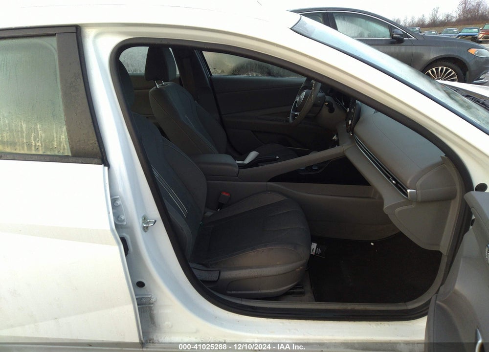 2022 HYUNDAI ELANTRA SEL VIN: 5NPLM4AG0NH063856