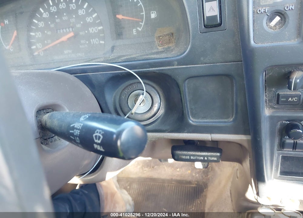 1998 TOYOTA TACOMA VIN: 4TANL42NXWZ025131