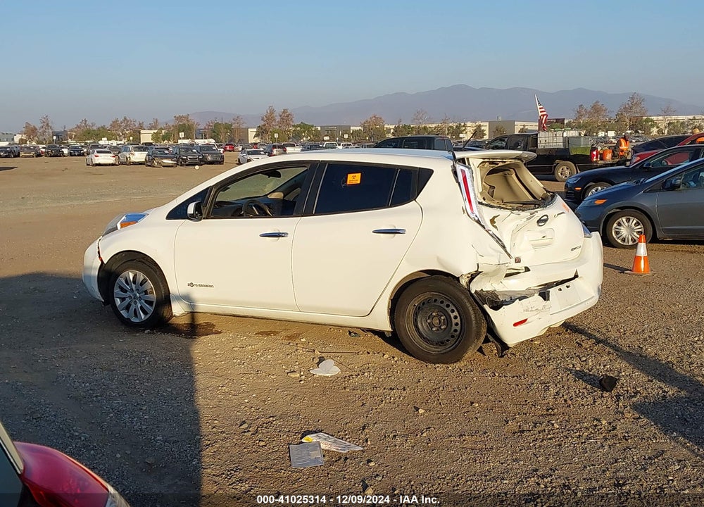 2016 NISSAN LEAF S VIN: 1N4AZ0CP3GC304585