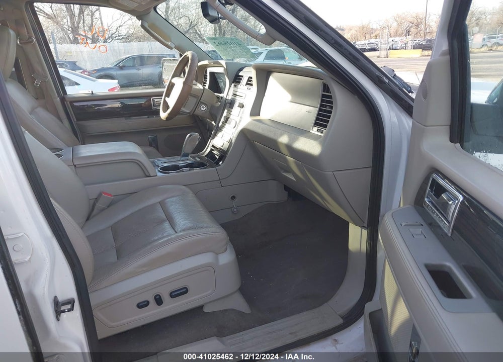 2010 LINCOLN NAVIGATOR VIN: 5LMJJ2J50AEJ07246