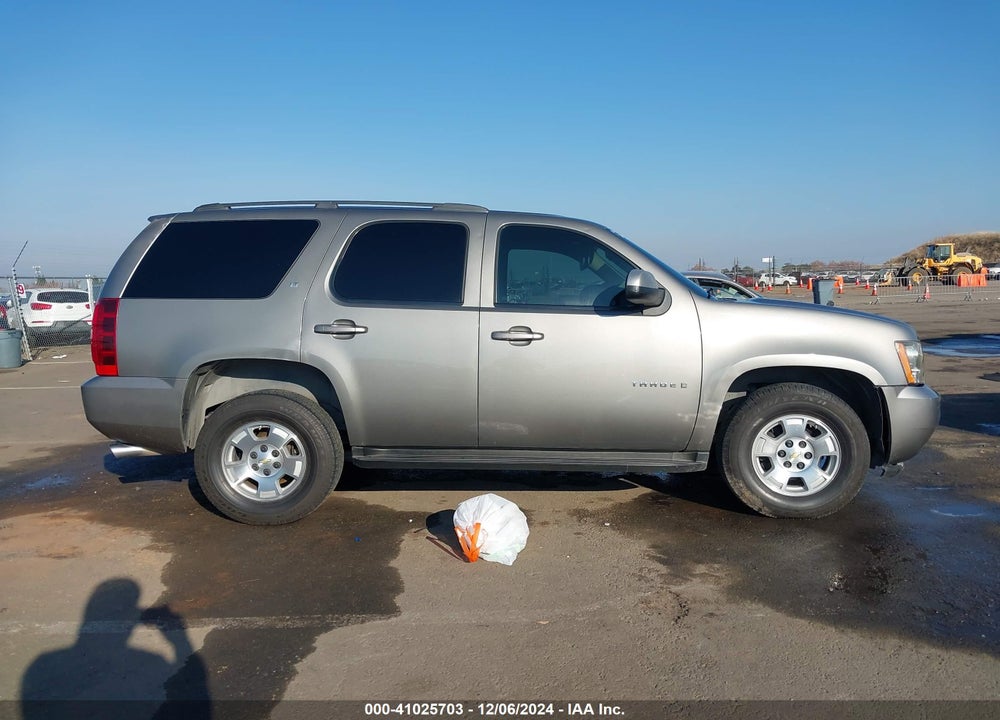 2008 CHEVROLET TAHOE LT VIN: 1GNFC13008R123220