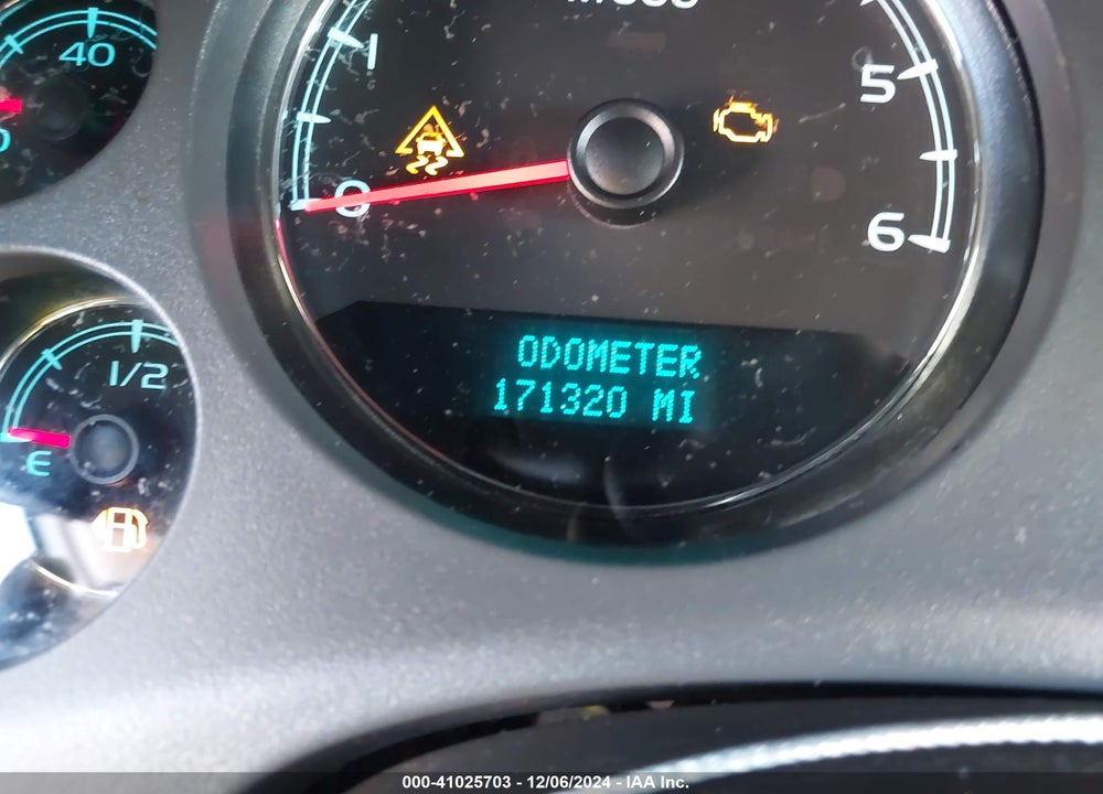 2008 CHEVROLET TAHOE LT VIN: 1GNFC13008R123220