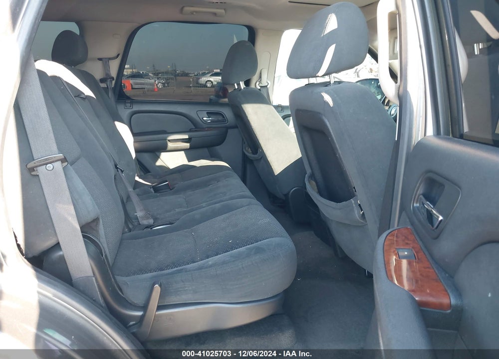 2008 CHEVROLET TAHOE LT VIN: 1GNFC13008R123220