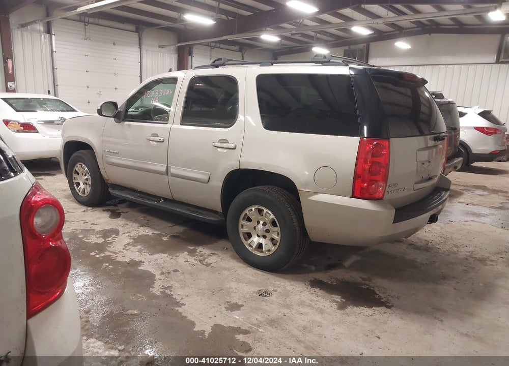 2008 GMC YUKON SLE VIN: 1GKFK13058R263893
