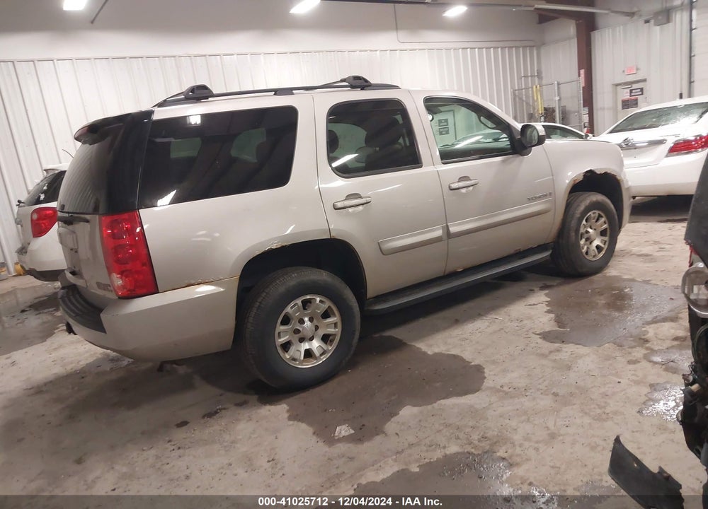 2008 GMC YUKON SLE VIN: 1GKFK13058R263893
