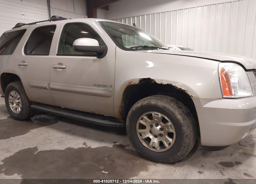 2008 GMC YUKON SLE VIN: 1GKFK13058R263893