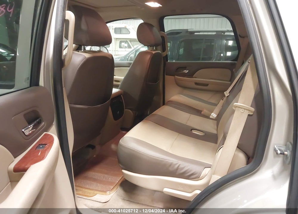 2008 GMC YUKON SLE VIN: 1GKFK13058R263893