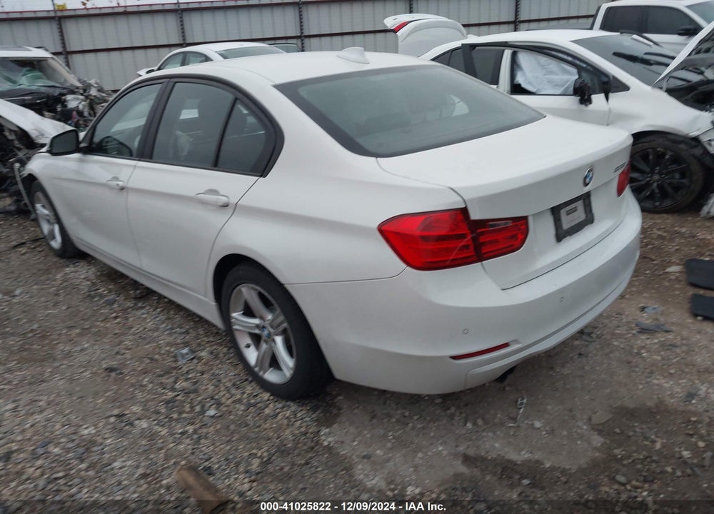 2015 BMW 3 SERIES VIN: WBA3C1C56FK122518
