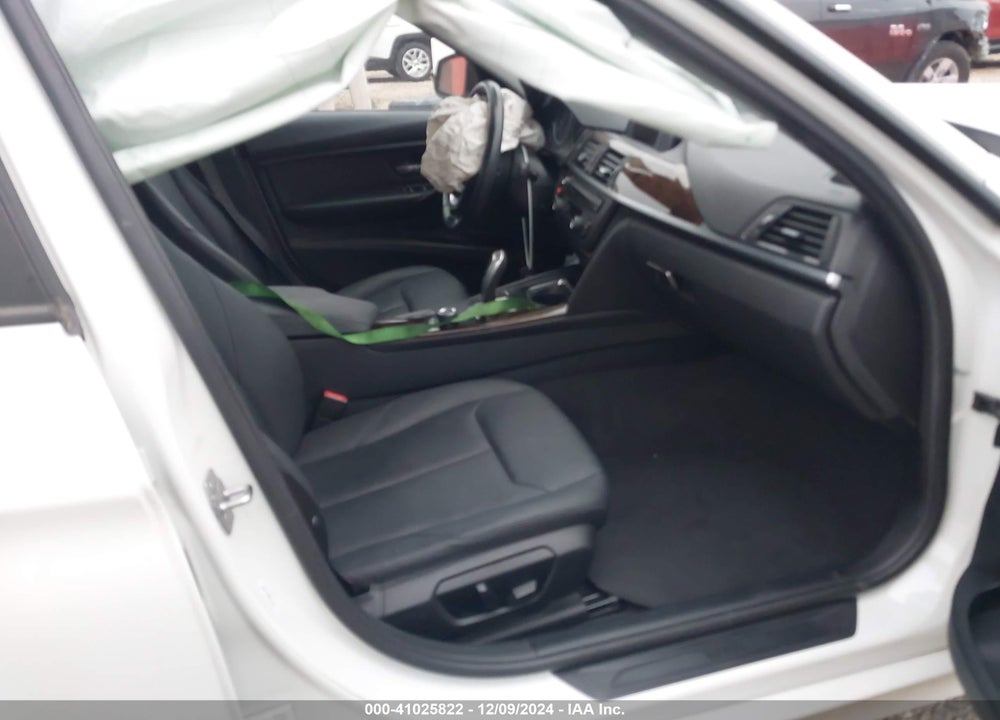 2015 BMW 3 SERIES VIN: WBA3C1C56FK122518