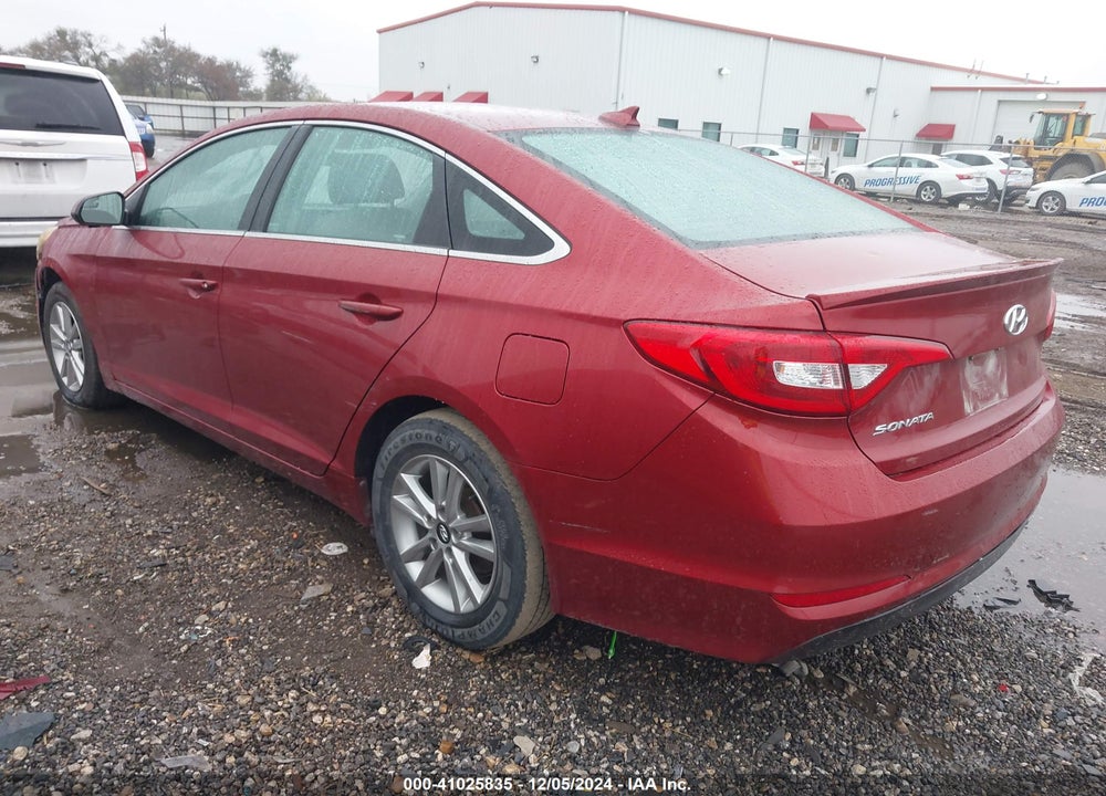 2015 HYUNDAI SONATA SE VIN: 5NPE24AFXFH155614