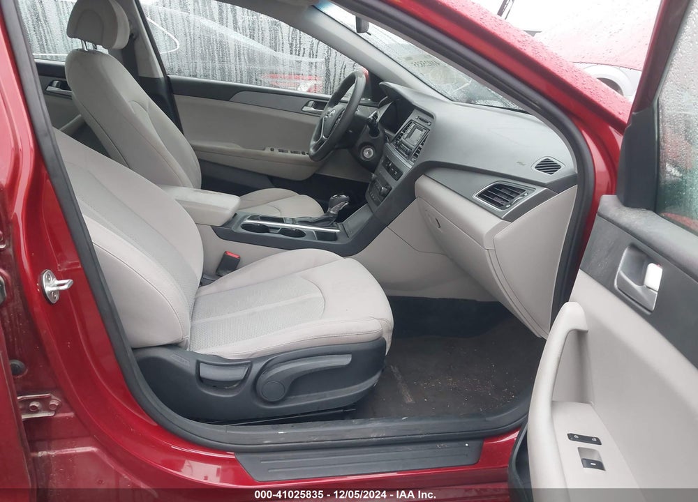 2015 HYUNDAI SONATA SE VIN: 5NPE24AFXFH155614