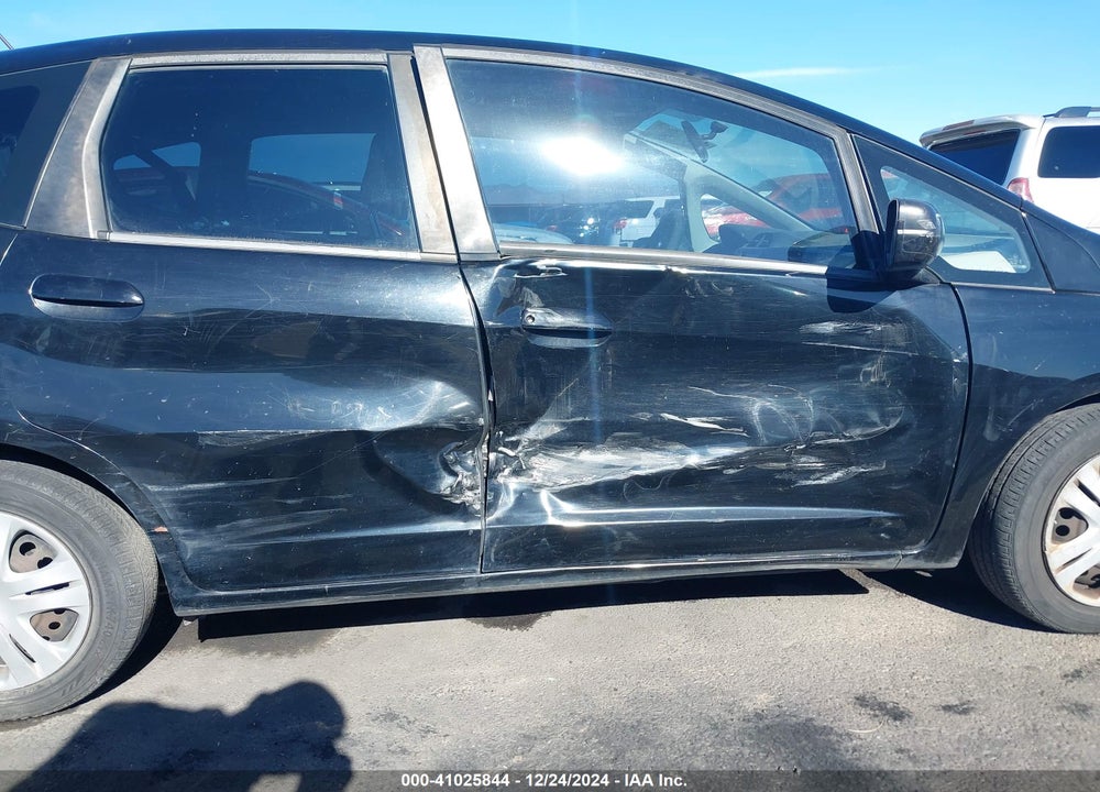 2009 HONDA FIT VIN: JHMGE88249S014276