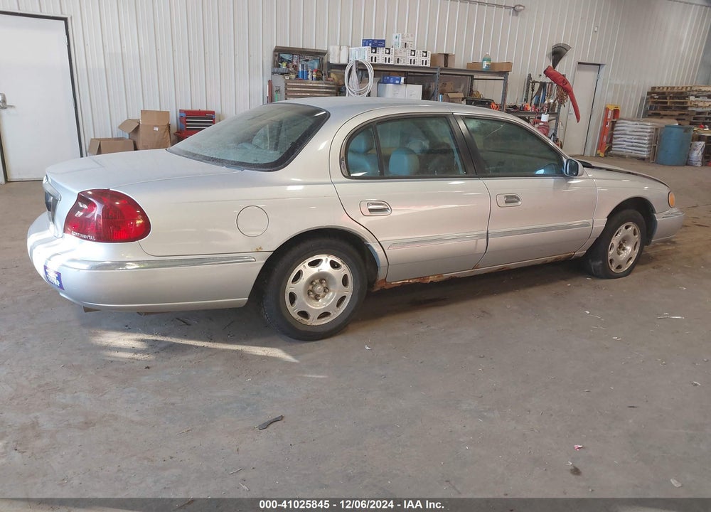 2001 LINCOLN CONTINENTAL VIN: 1LNHM97V41Y720641