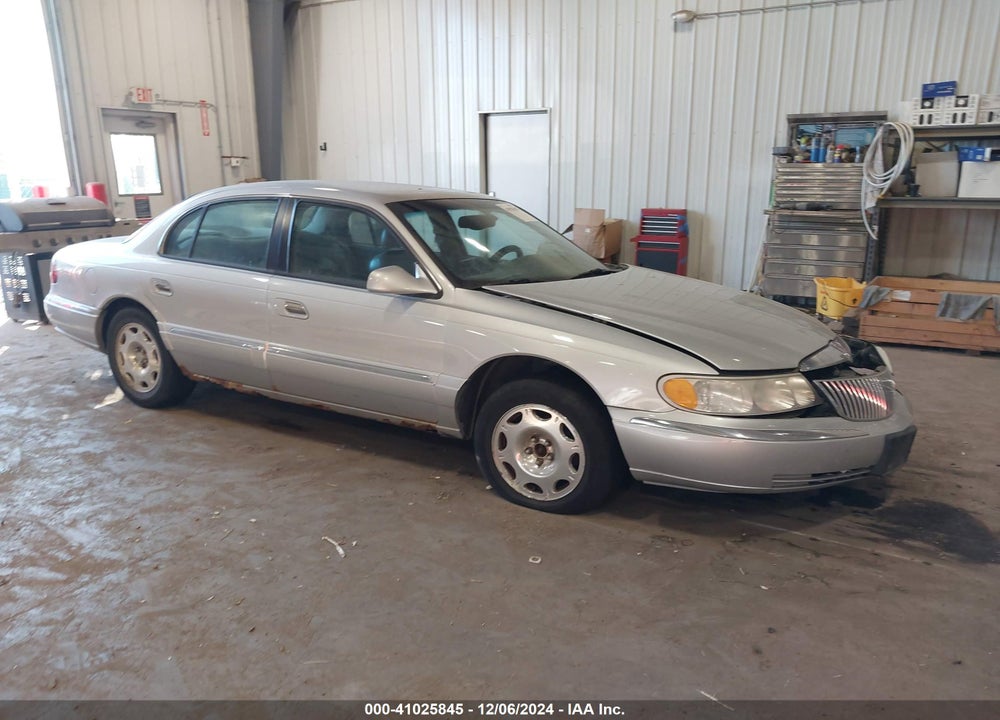 2001 LINCOLN CONTINENTAL VIN: 1LNHM97V41Y720641