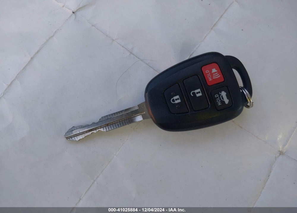 2019 TOYOTA COROLLA LE VIN: 5YFBURHE3KP863336