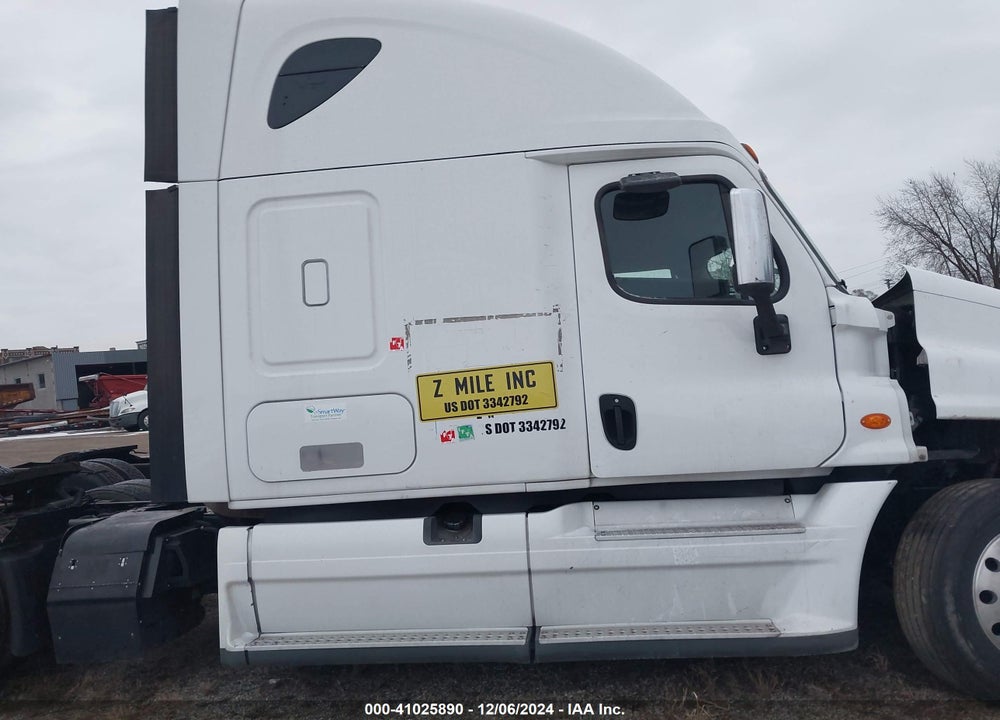 2016 FREIGHTLINER CASCADIA 125 VIN: 1FUJGLD51GLHJ8801