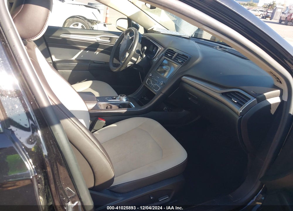 2019 FORD FUSION SE VIN: 3FA6P0HD9KR233008