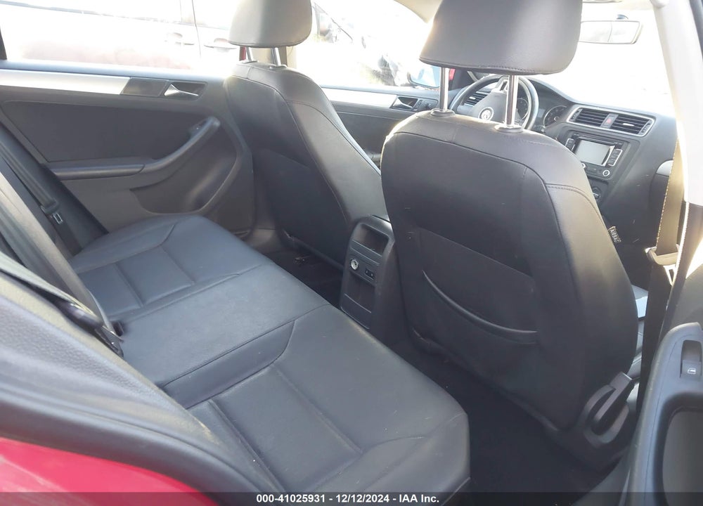 2012 VOLKSWAGEN JETTA 2.5L SEL VIN: 3VWLP7AJ9CM327777