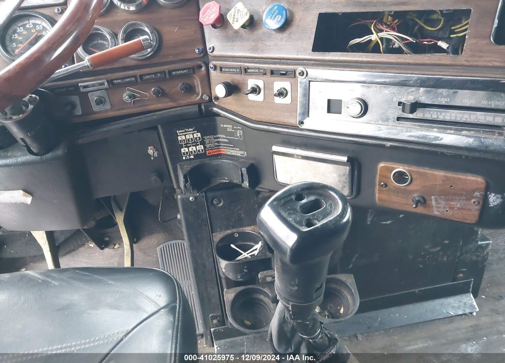 1994 FREIGHTLINER FLD FLD120 VIN: 1FUYDZYB8RP453412
