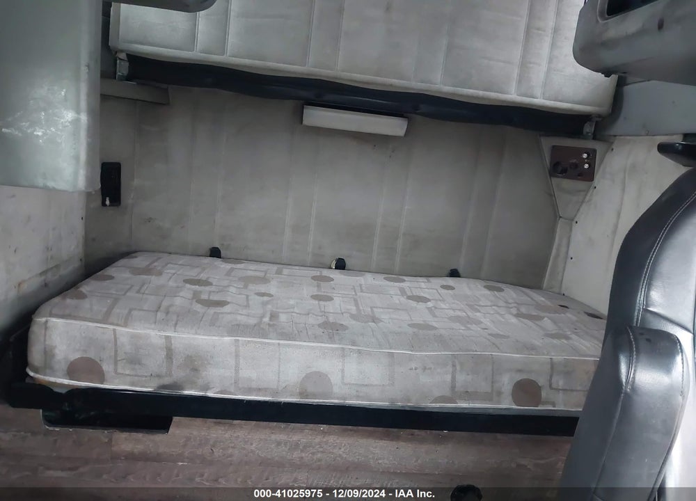 1994 FREIGHTLINER FLD FLD120 VIN: 1FUYDZYB8RP453412