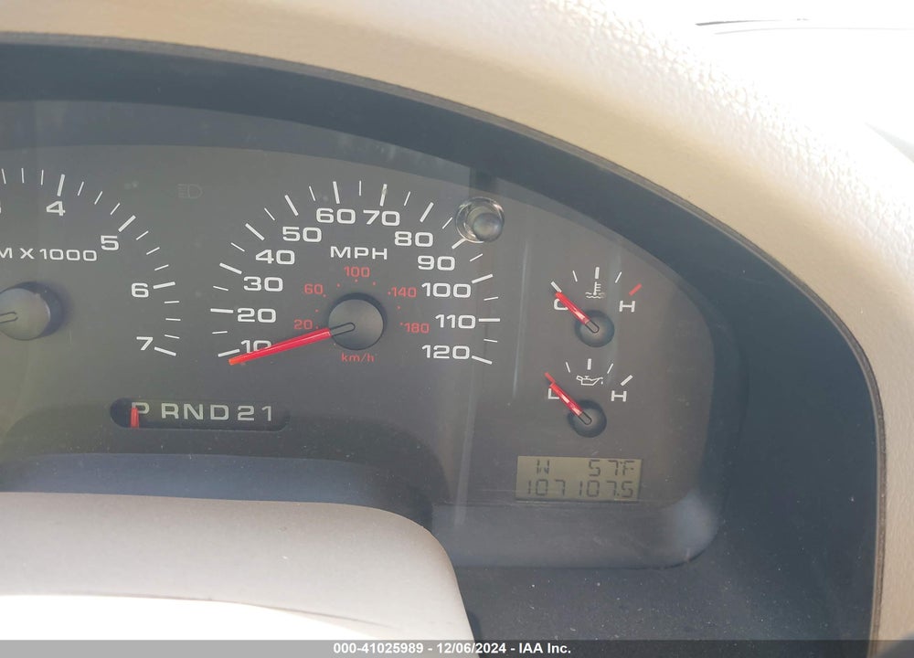 2005 FORD F-150 XLT VIN: 1FTRW12W05KD57977
