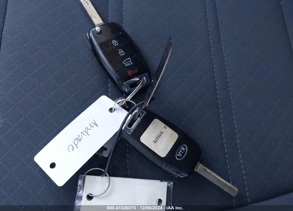 2019 KIA SORENTO 2.4L L VIN: 5XYPG4A39KG575379
