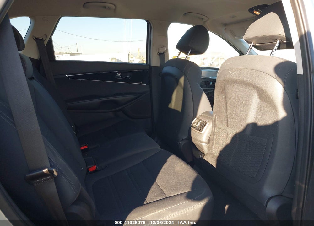 2019 KIA SORENTO 2.4L L VIN: 5XYPG4A39KG575379