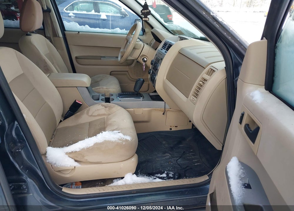 2008 FORD ESCAPE XLT VIN: 1FMCU93158KA30097