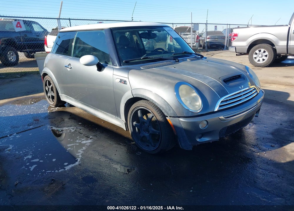 2006 MINI COOPER S VIN: WMWRE33516TJ48308