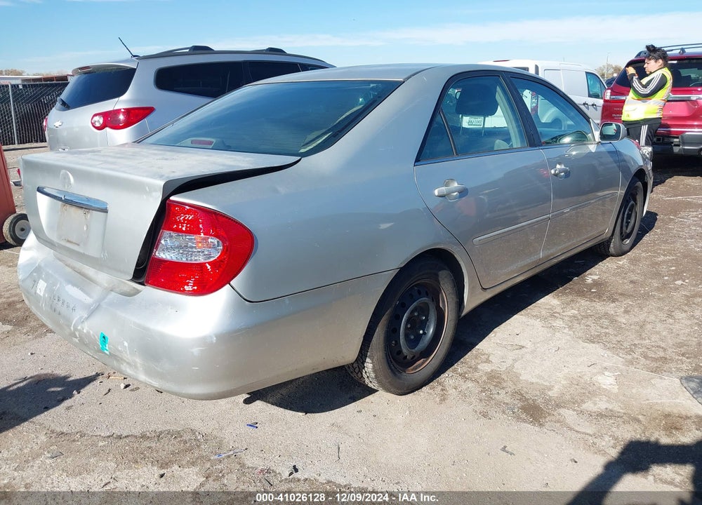 2002 TOYOTA CAMRY XLE VIN: 4T1BE30K82U573099